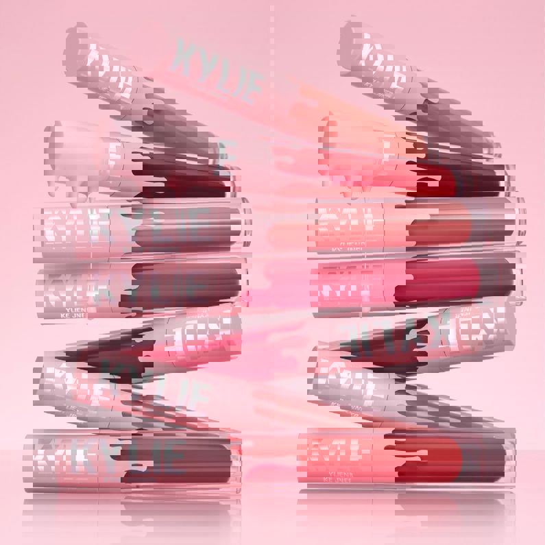 KYLIE JENNER TILL KICKS